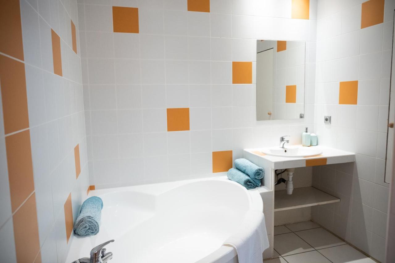 Colorzen - Confortable Lumineux Netflix - Appart Pezenas Centre Екстер'єр фото
